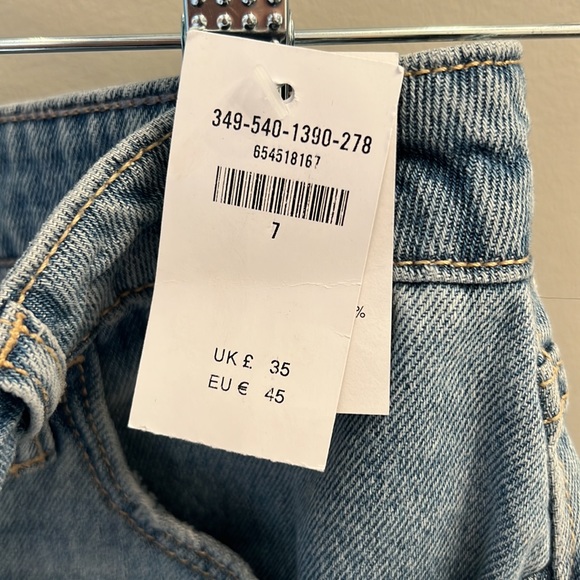 Ultra High Rise Shorts 3” - Picture 4 of 5